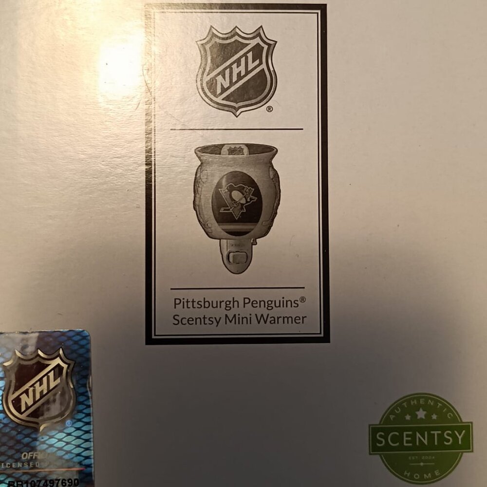 Pittsburgh Penguins officially licensed NHL® Collection – Scentsy Mini Warmer. - Picture 4 of 7